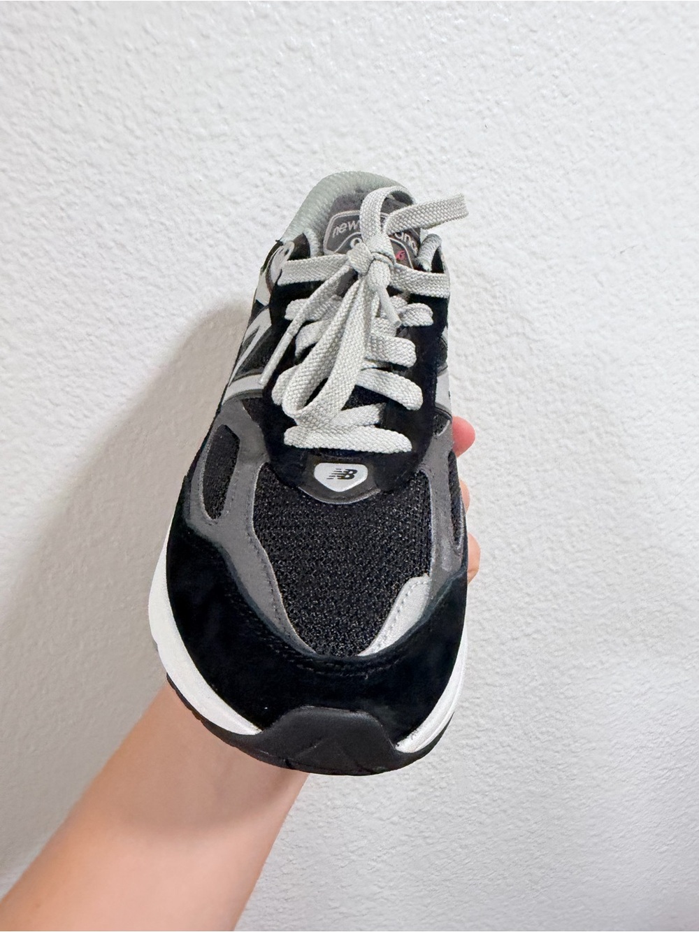 New Balance 990v6 Men's Athletic Sneaker - Black & Gray - Picture 2 of 9